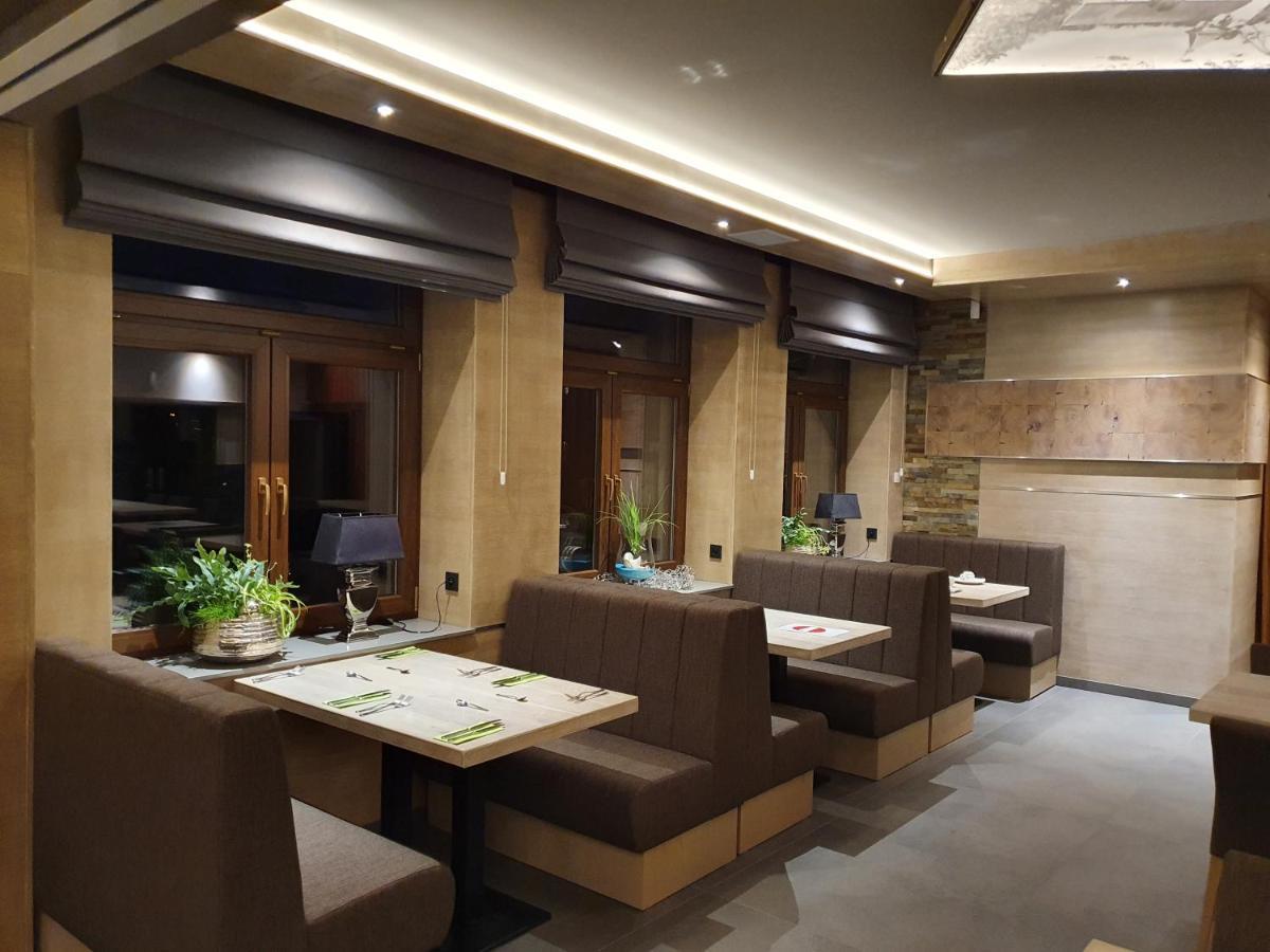 Hotel Zum Buchenberg St. Vith ภายนอก รูปภาพ