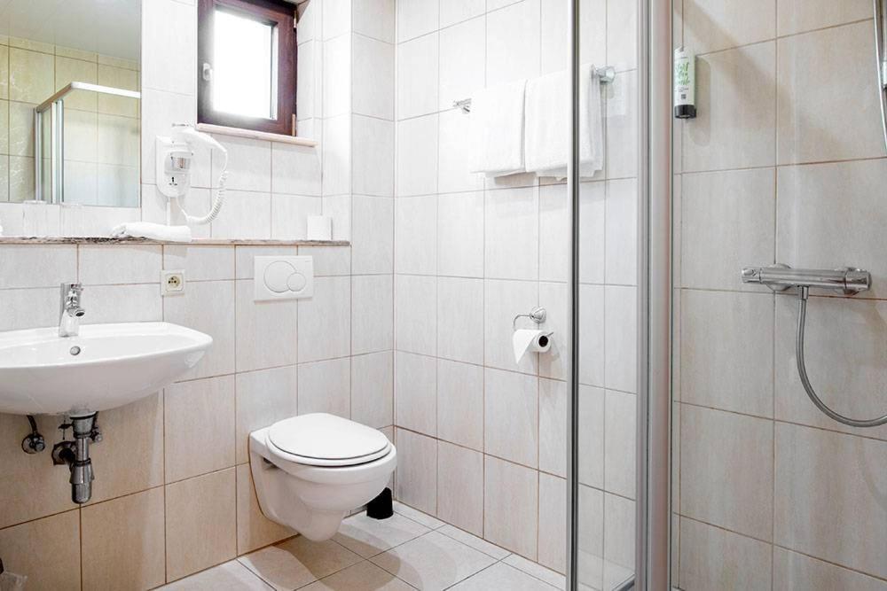 Hotel Zum Buchenberg St. Vith ภายนอก รูปภาพ