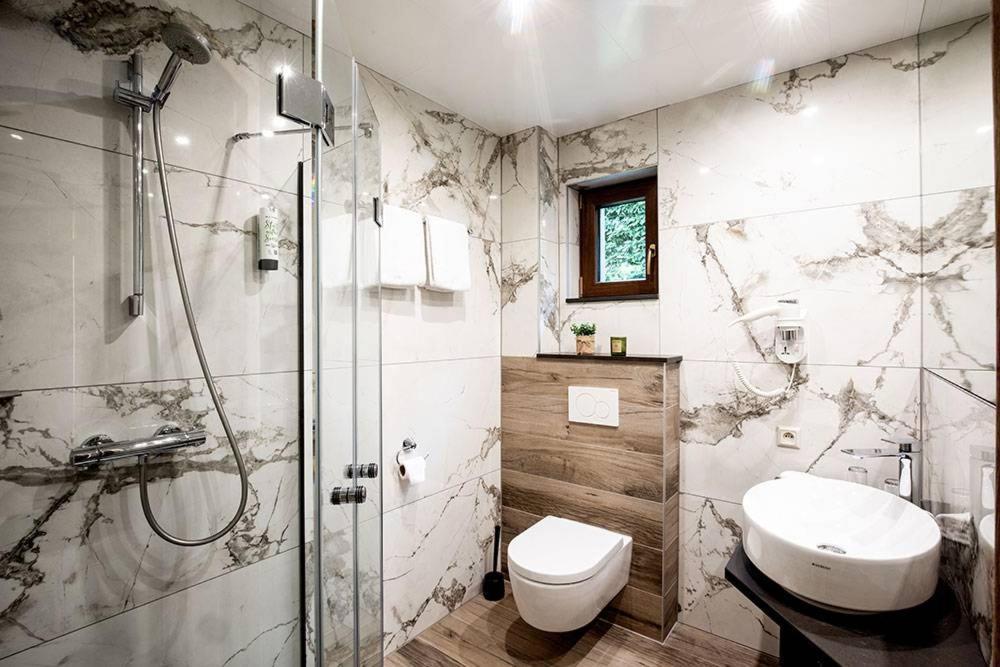 Hotel Zum Buchenberg St. Vith ภายนอก รูปภาพ